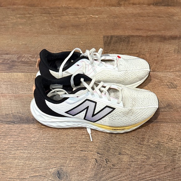 WOMENS NEW BALANCE FRESH FOAM 10 - Picture 3 of 6